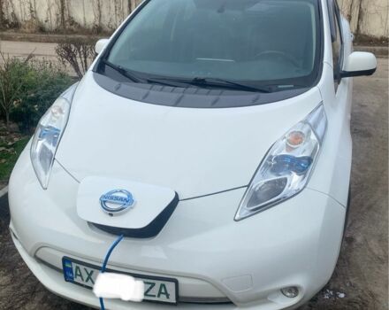 Білий Ніссан Ліф, об'ємом двигуна 0 л та пробігом 258 тис. км за 5500 $, фото 1 на Automoto.ua