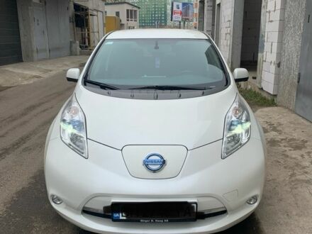 Белый Ниссан Лиф, объемом двигателя 0 л и пробегом 172 тыс. км за 6800 $, фото 1 на Automoto.ua