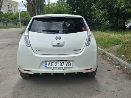 Ніссан Ліф 2015 у Дніпро (Дніпропетровську) на Automoto.ua Білий Ніссан Ліф, об'ємом двигуна 0 л та пробігом 75 тис. км за 7200 $, фото 1 на Automoto.ua