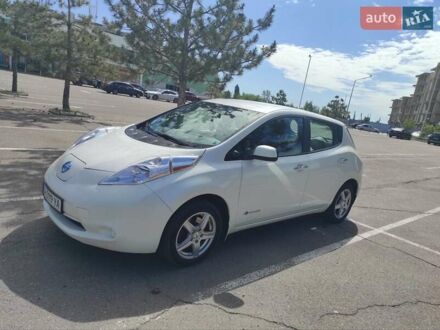 Білий Ніссан Ліф, об'ємом двигуна 0 л та пробігом 95 тис. км за 7999 $, фото 1 на Automoto.ua