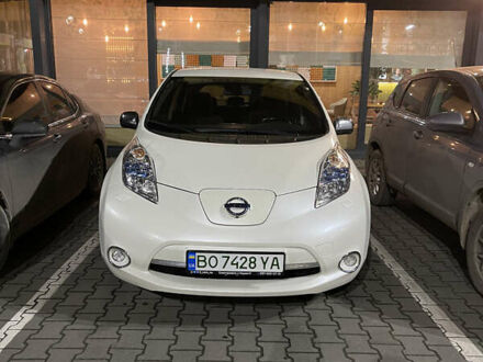 Білий Ніссан Ліф, об'ємом двигуна 0 л та пробігом 112 тис. км за 7550 $, фото 1 на Automoto.ua