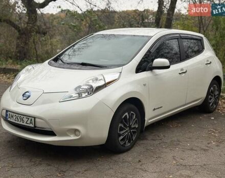 Білий Ніссан Ліф, об'ємом двигуна 0 л та пробігом 166 тис. км за 6500 $, фото 1 на Automoto.ua