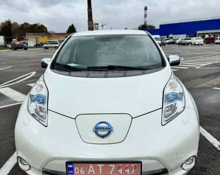 Білий Ніссан Ліф, об'ємом двигуна 0 л та пробігом 104 тис. км за 7350 $, фото 1 на Automoto.ua