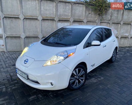 Білий Ніссан Ліф, об'ємом двигуна 0 л та пробігом 102 тис. км за 6990 $, фото 1 на Automoto.ua