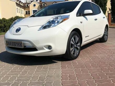 Белый Ниссан Лиф, объемом двигателя 0 л и пробегом 155 тыс. км за 10100 $, фото 1 на Automoto.ua