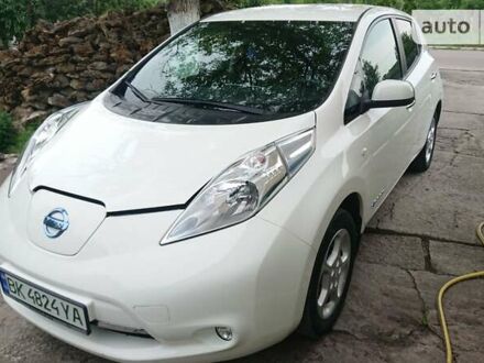 Білий Ніссан Ліф, об'ємом двигуна 0 л та пробігом 86 тис. км за 7200 $, фото 1 на Automoto.ua