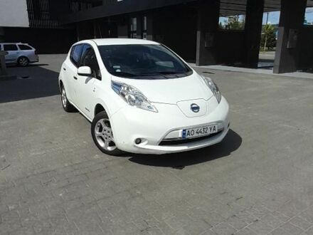 Белый Ниссан Лиф, объемом двигателя 0 л и пробегом 240 тыс. км за 5200 $, фото 1 на Automoto.ua