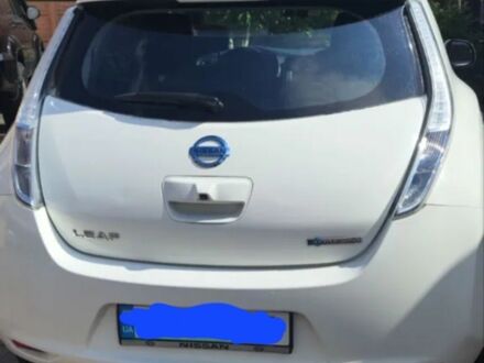 Белый Ниссан Лиф, объемом двигателя 0 л и пробегом 50 тыс. км за 43 $, фото 1 на Automoto.ua