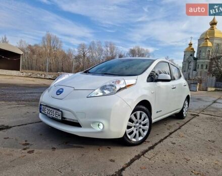 Белый Ниссан Лиф, объемом двигателя 0 л и пробегом 90 тыс. км за 7500 $, фото 1 на Automoto.ua