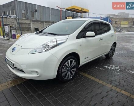 Белый Ниссан Лиф, объемом двигателя 0 л и пробегом 103 тыс. км за 8200 $, фото 1 на Automoto.ua