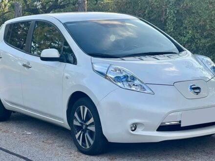 Белый Ниссан Лиф, объемом двигателя 0 л и пробегом 77 тыс. км за 6200 $, фото 1 на Automoto.ua