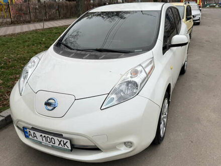Білий Ніссан Ліф, об'ємом двигуна 0 л та пробігом 140 тис. км за 5000 $, фото 1 на Automoto.ua
