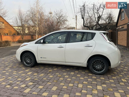 Білий Ніссан Ліф, об'ємом двигуна 0 л та пробігом 95 тис. км за 14500 $, фото 1 на Automoto.ua