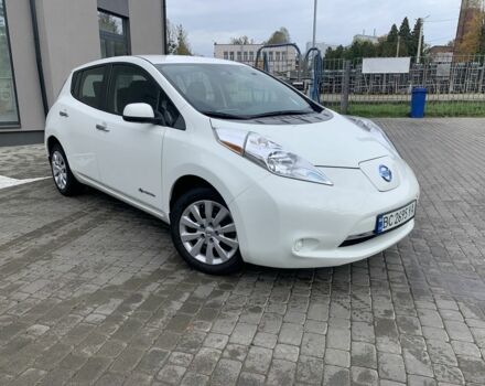 Белый Ниссан Лиф, объемом двигателя 0 л и пробегом 60 тыс. км за 7000 $, фото 1 на Automoto.ua