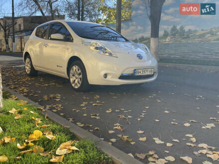 Білий Ніссан Ліф, об'ємом двигуна 0 л та пробігом 53 тис. км за 7700 $, фото 1 на Automoto.ua