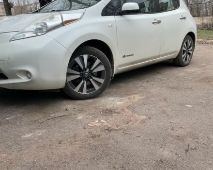 Белый Ниссан Лиф, объемом двигателя 0 л и пробегом 221 тыс. км за 4000 $, фото 1 на Automoto.ua