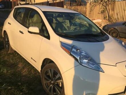 Белый Ниссан Лиф, объемом двигателя 0 л и пробегом 100 тыс. км за 6300 $, фото 1 на Automoto.ua