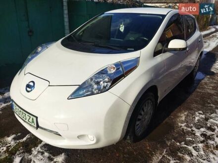 Белый Ниссан Лиф, объемом двигателя 0 л и пробегом 98 тыс. км за 11999 $, фото 1 на Automoto.ua