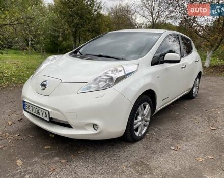 Білий Ніссан Ліф, об'ємом двигуна 0 л та пробігом 191 тис. км за 6200 $, фото 1 на Automoto.ua