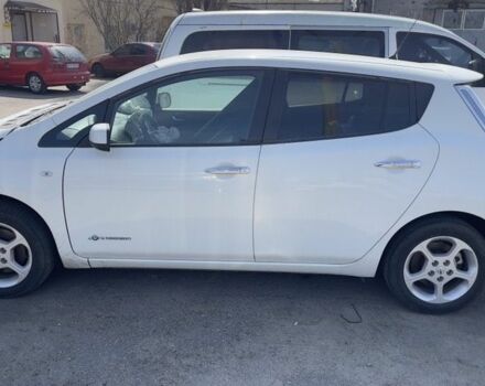 Белый Ниссан Лиф, объемом двигателя 0 л и пробегом 59 тыс. км за 3800 $, фото 1 на Automoto.ua