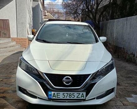 Белый Ниссан Лиф, объемом двигателя 0 л и пробегом 230 тыс. км за 10000 $, фото 1 на Automoto.ua