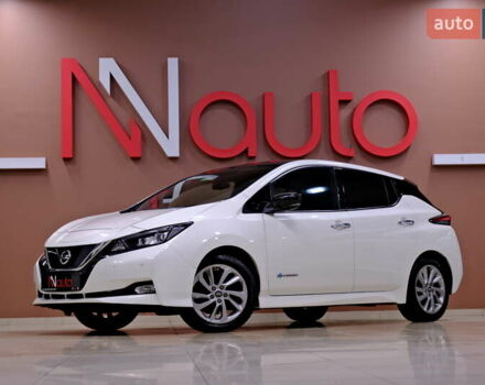 Белый Ниссан Лиф, объемом двигателя 0 л и пробегом 121 тыс. км за 14900 $, фото 1 на Automoto.ua