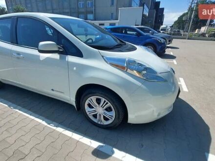 Белый Ниссан Лиф, объемом двигателя 0 л и пробегом 105 тыс. км за 9050 $, фото 1 на Automoto.ua