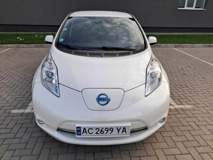 Белый Ниссан Лиф, объемом двигателя 0 л и пробегом 49 тыс. км за 7500 $, фото 1 на Automoto.ua