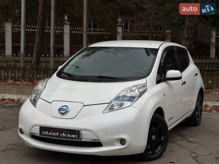 Білий Ніссан Ліф, об'ємом двигуна 0 л та пробігом 138 тис. км за 6799 $, фото 1 на Automoto.ua
