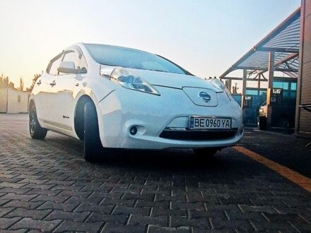 Белый Ниссан Лиф, объемом двигателя 0 л и пробегом 134 тыс. км за 7600 $, фото 1 на Automoto.ua