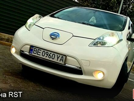 Белый Ниссан Лиф, объемом двигателя 0 л и пробегом 133 тыс. км за 8399 $, фото 1 на Automoto.ua