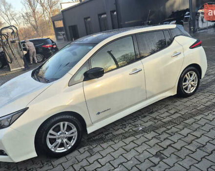 Белый Ниссан Лиф, объемом двигателя 0 л и пробегом 192 тыс. км за 10800 $, фото 1 на Automoto.ua