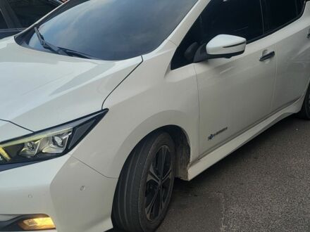 Белый Ниссан Лиф, объемом двигателя 0 л и пробегом 83 тыс. км за 11900 $, фото 1 на Automoto.ua