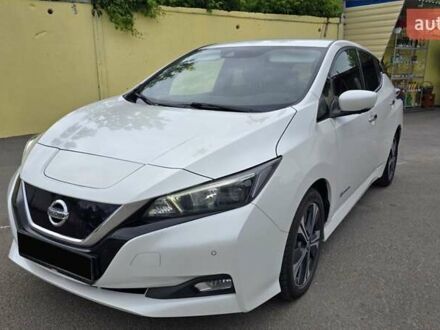 Белый Ниссан Лиф, объемом двигателя 0 л и пробегом 135 тыс. км за 12800 $, фото 1 на Automoto.ua