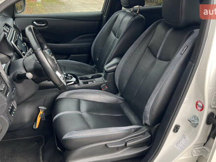 Білий Ніссан Ліф, об'ємом двигуна 0 л та пробігом 114 тис. км за 12950 $, фото 1 на Automoto.ua