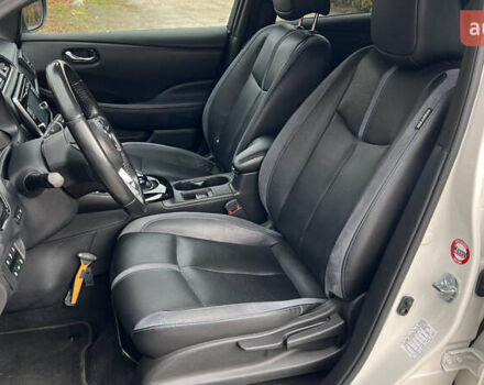 Белый Ниссан Лиф, объемом двигателя 0 л и пробегом 114 тыс. км за 12950 $, фото 1 на Automoto.ua