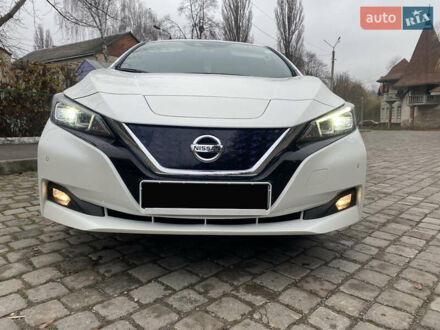 Белый Ниссан Лиф, объемом двигателя 0 л и пробегом 102 тыс. км за 14000 $, фото 1 на Automoto.ua