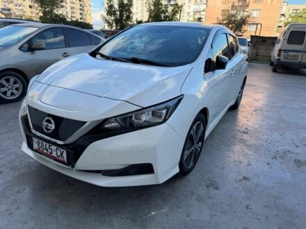 Білий Ніссан Ліф, об'ємом двигуна 0 л та пробігом 63 тис. км за 11800 $, фото 1 на Automoto.ua