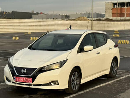 Белый Ниссан Лиф, объемом двигателя 0 л и пробегом 50 тыс. км за 12800 $, фото 1 на Automoto.ua