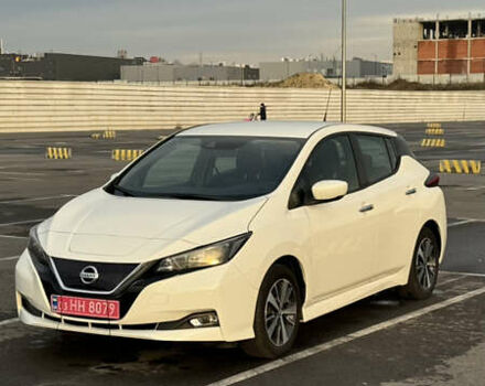 Белый Ниссан Лиф, объемом двигателя 0 л и пробегом 50 тыс. км за 12800 $, фото 1 на Automoto.ua