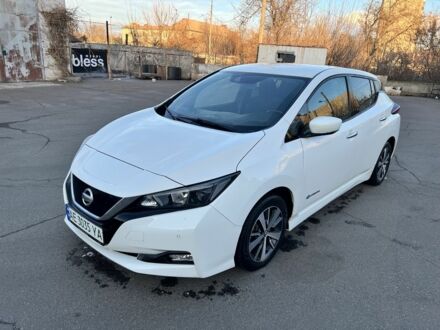 Білий Ніссан Ліф, об'ємом двигуна 0 л та пробігом 93 тис. км за 12900 $, фото 1 на Automoto.ua