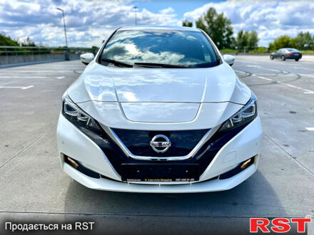 Белый Ниссан Лиф, объемом двигателя 0.13 л и пробегом 44 тыс. км за 12400 $, фото 1 на Automoto.ua