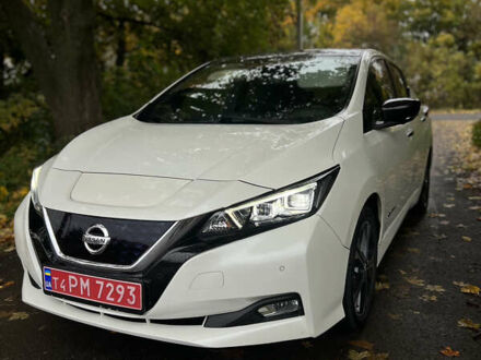 Белый Ниссан Лиф, объемом двигателя 0 л и пробегом 140 тыс. км за 11200 $, фото 1 на Automoto.ua