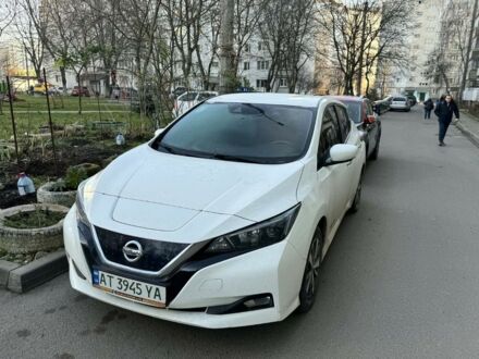 Белый Ниссан Лиф, объемом двигателя 0 л и пробегом 51 тыс. км за 12000 $, фото 1 на Automoto.ua