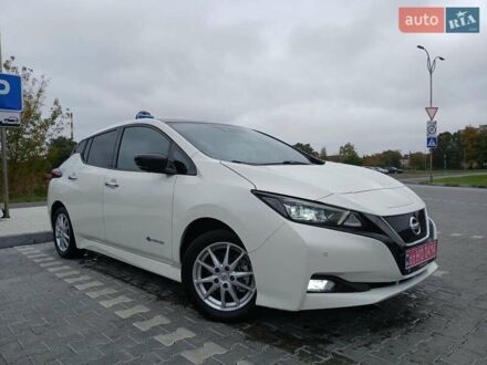 Белый Ниссан Лиф, объемом двигателя 0 л и пробегом 135 тыс. км за 12799 $, фото 1 на Automoto.ua