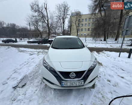Белый Ниссан Лиф, объемом двигателя 0 л и пробегом 150 тыс. км за 12000 $, фото 1 на Automoto.ua