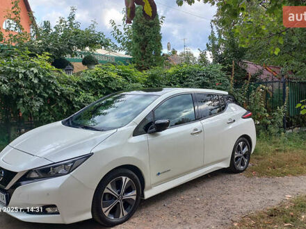 Белый Ниссан Лиф, объемом двигателя 0 л и пробегом 82 тыс. км за 15600 $, фото 1 на Automoto.ua