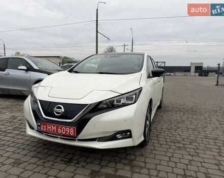 Белый Ниссан Лиф, объемом двигателя 0 л и пробегом 164 тыс. км за 11300 $, фото 1 на Automoto.ua