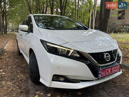 Белый Ниссан Лиф, объемом двигателя 0 л и пробегом 67 тыс. км за 11800 $, фото 1 на Automoto.ua