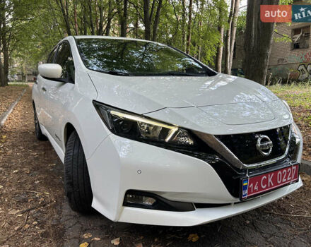 Білий Ніссан Ліф, об'ємом двигуна 0 л та пробігом 67 тис. км за 11800 $, фото 1 на Automoto.ua